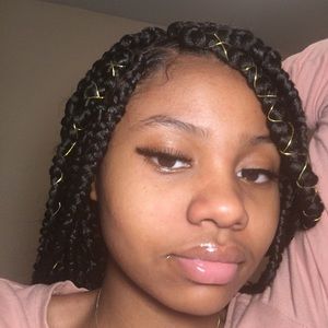 Meet your Posher, Niya